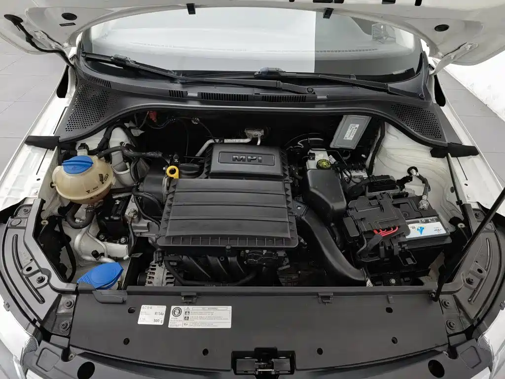 Skoda Rapid Spaceback — миниатюра 6
