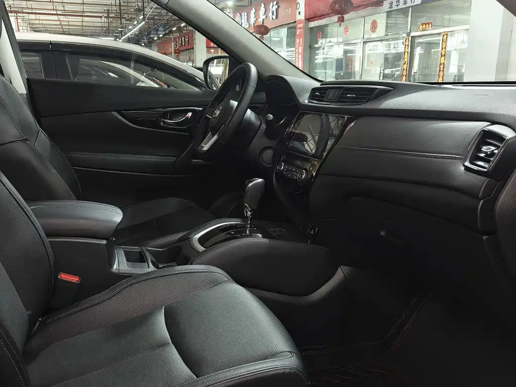 Nissan X-Trail — миниатюра 7