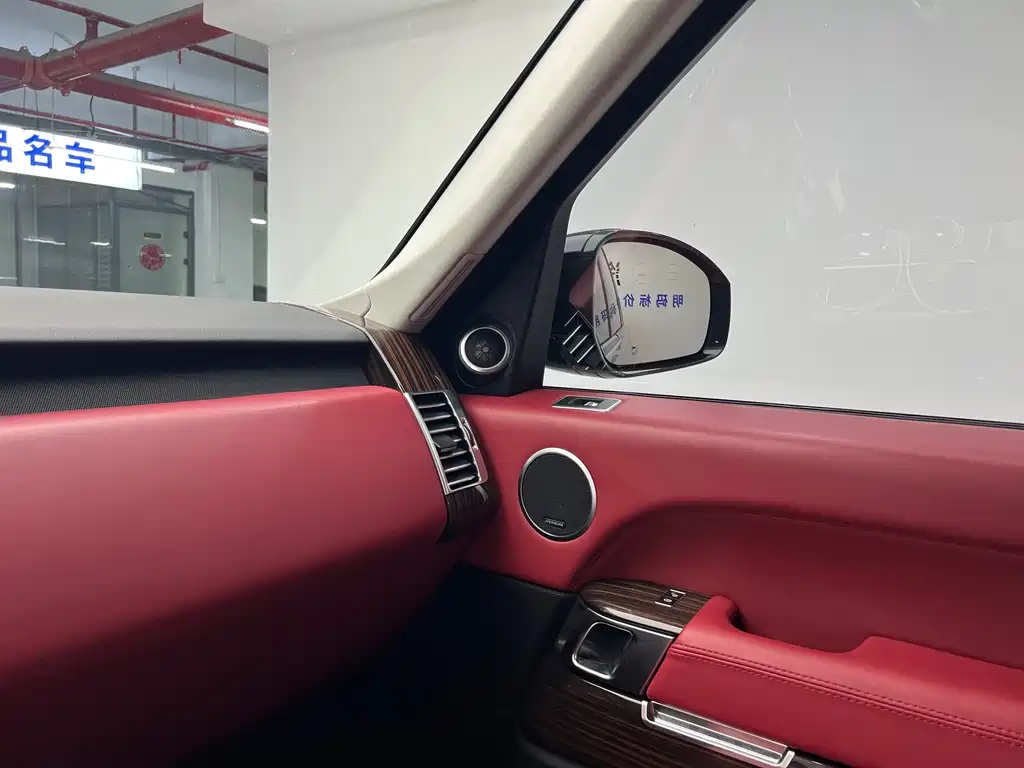 Land Rover Range Rover — миниатюра 17