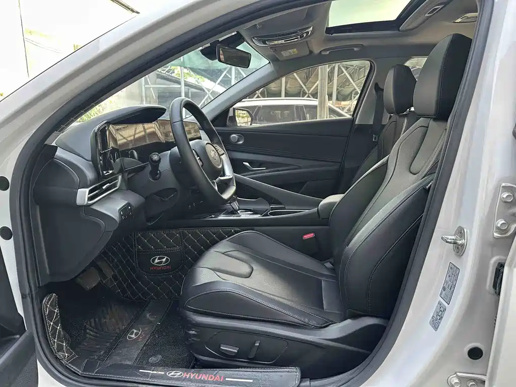 Hyundai Elantra — миниатюра 7