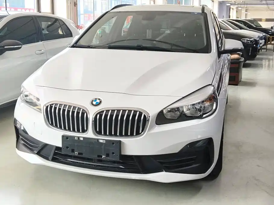 BMW 2 Series Active Tourer — миниатюра 2