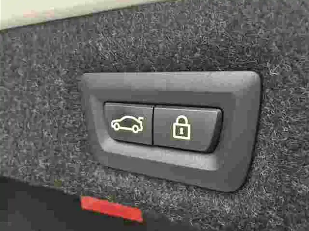 BMW 5 Series New Energy — миниатюра 9