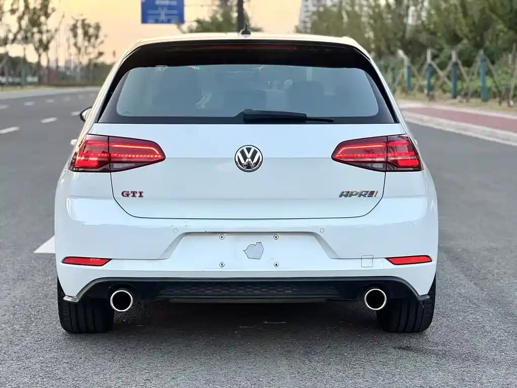 Volkswagen Golf GTI — миниатюра 5