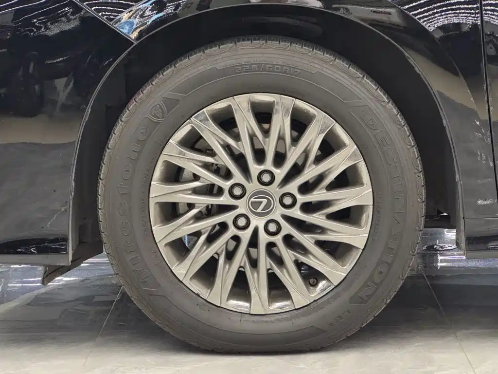 Lexus LM — миниатюра 4