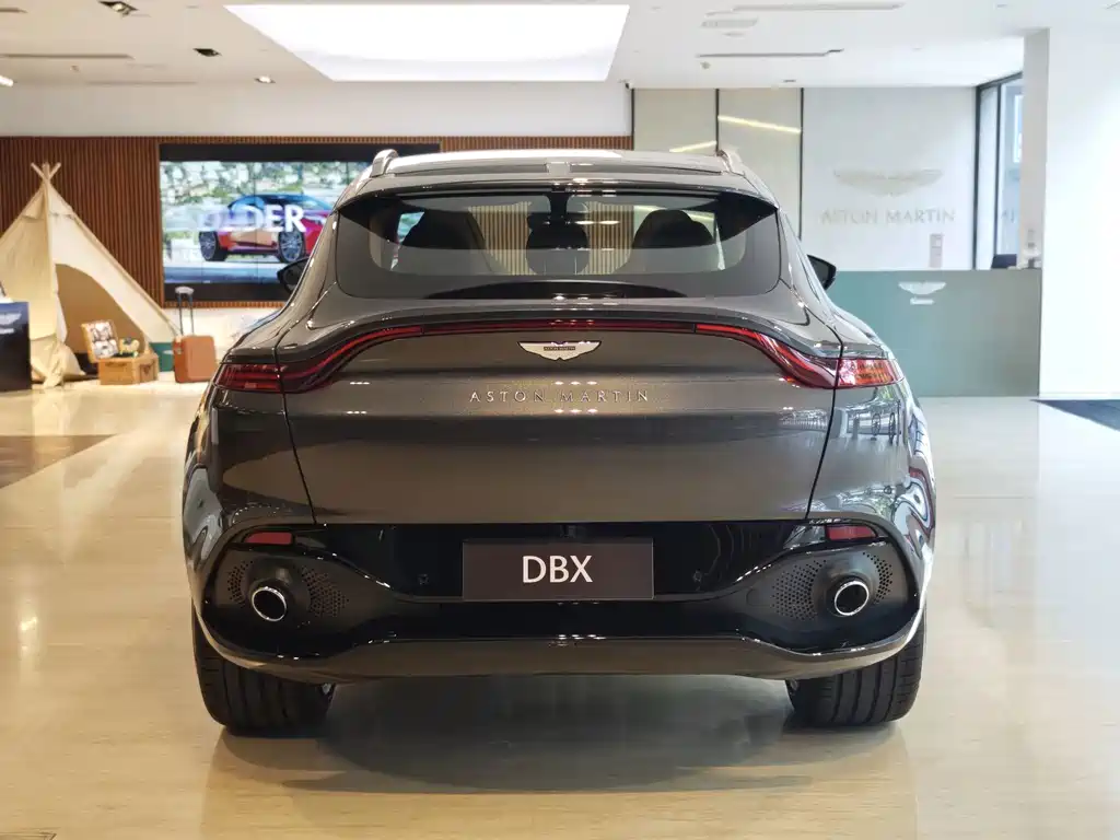 Aston Martin DBX — миниатюра 6