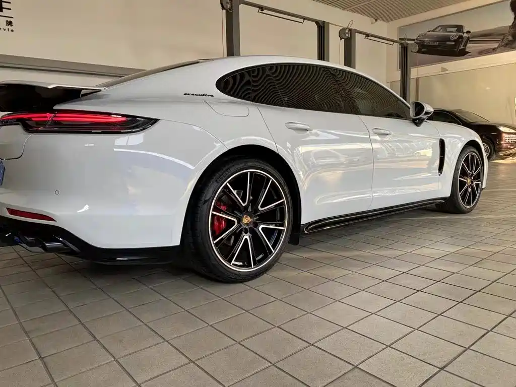 Porsche Panamera — миниатюра 7