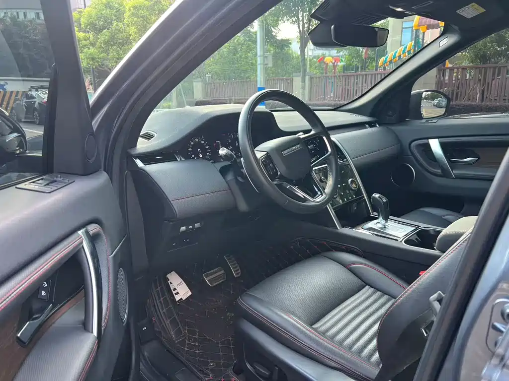 Land Rover Discovery Sport 2023 — фото 3