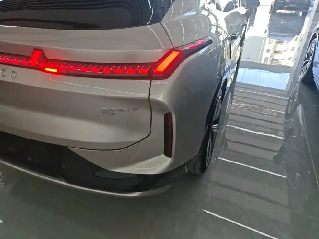 Lynk & Co 08 EM-P — миниатюра 8