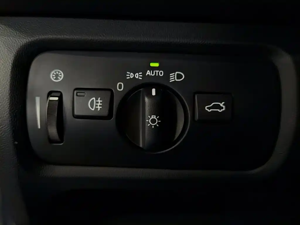 Volvo V40 — миниатюра 21
