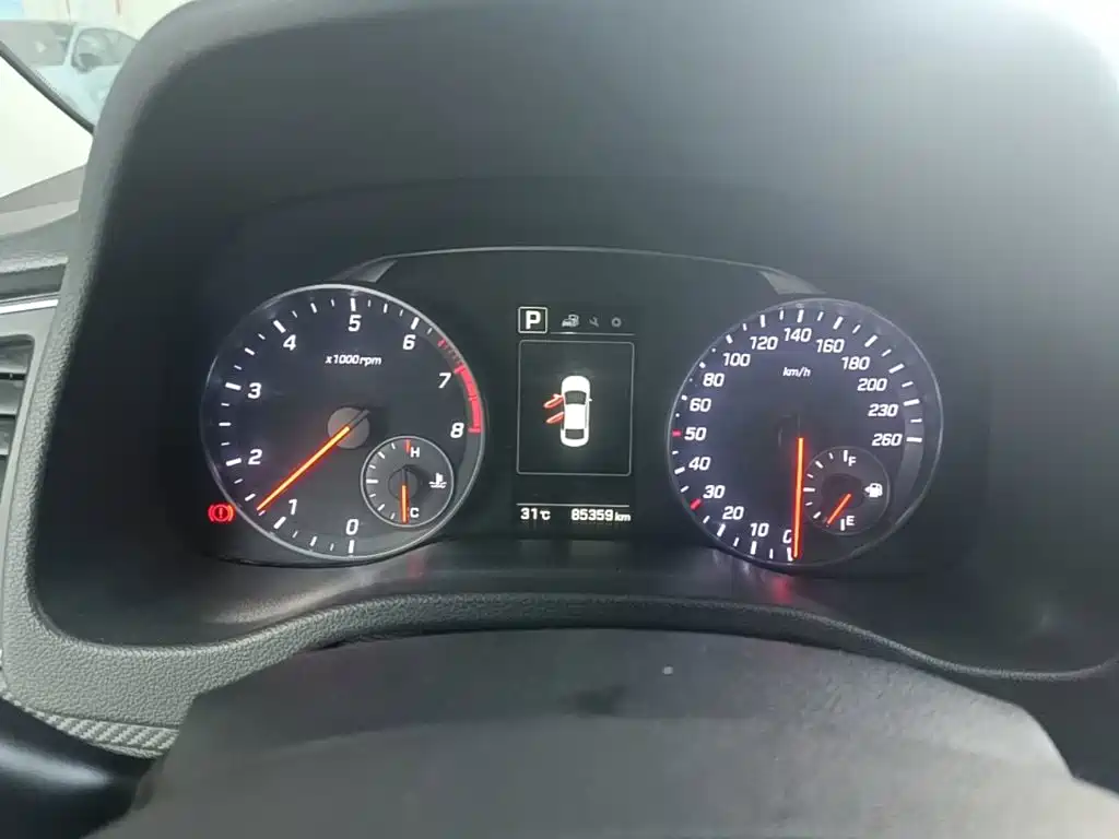 Hyundai Elantra — миниатюра 12