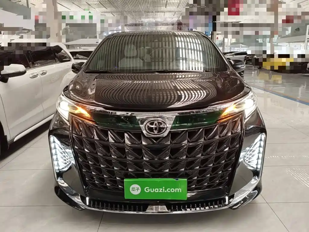 Toyota Granvia — миниатюра 3