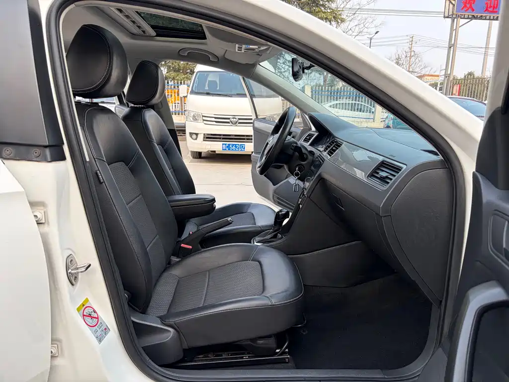 Volkswagen Santana 2015 1.6L AT Luxury