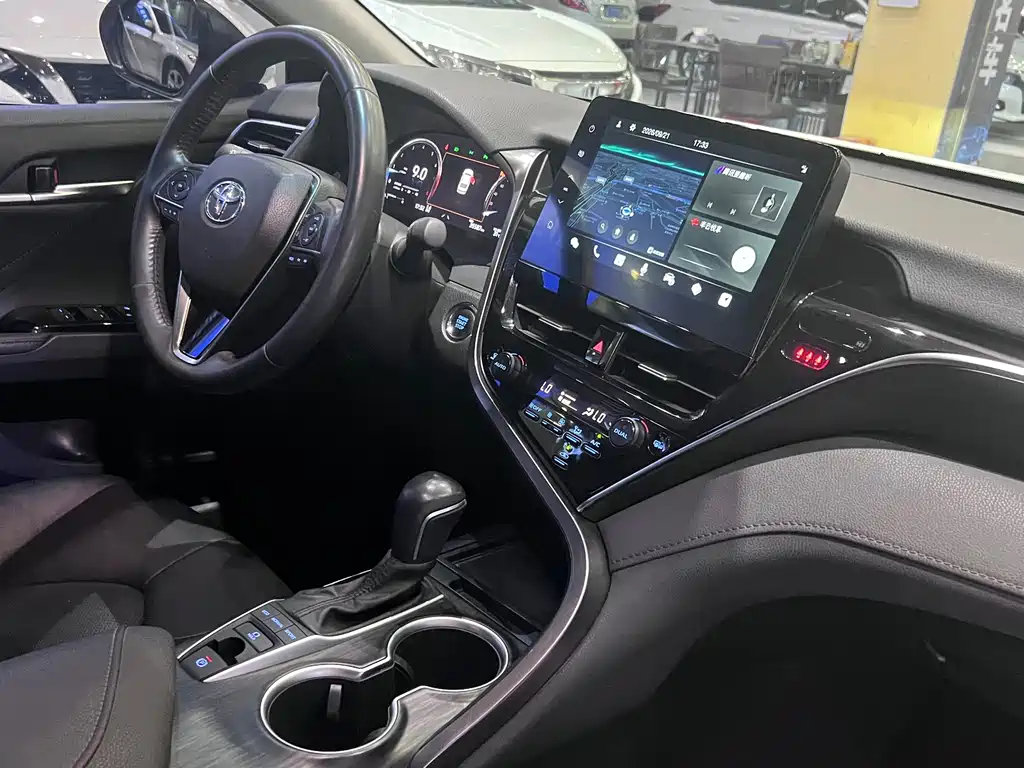 Toyota Camry — миниатюра 14