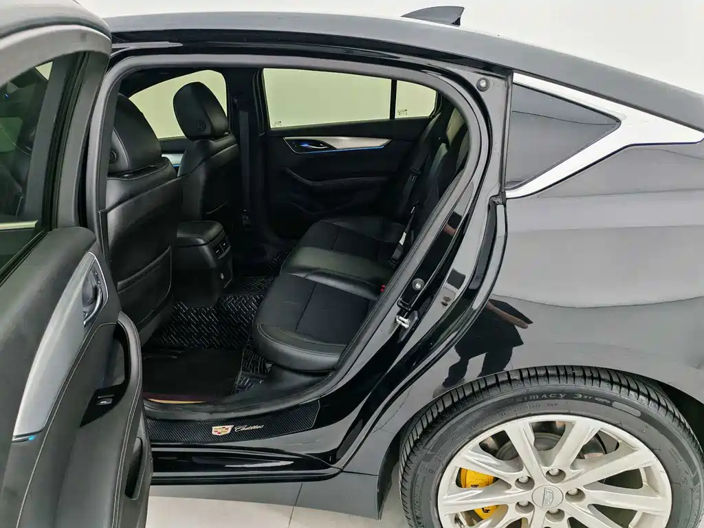 Cadillac CT5 — миниатюра 11