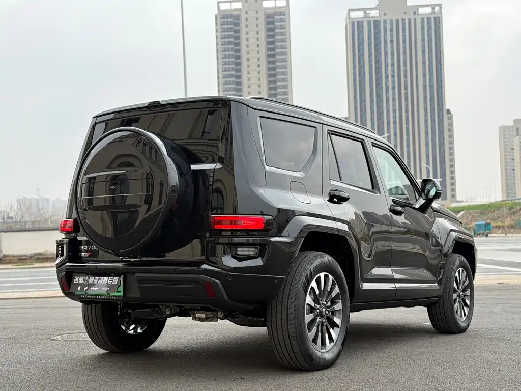 TANK TANK 700 NEW ENERGY