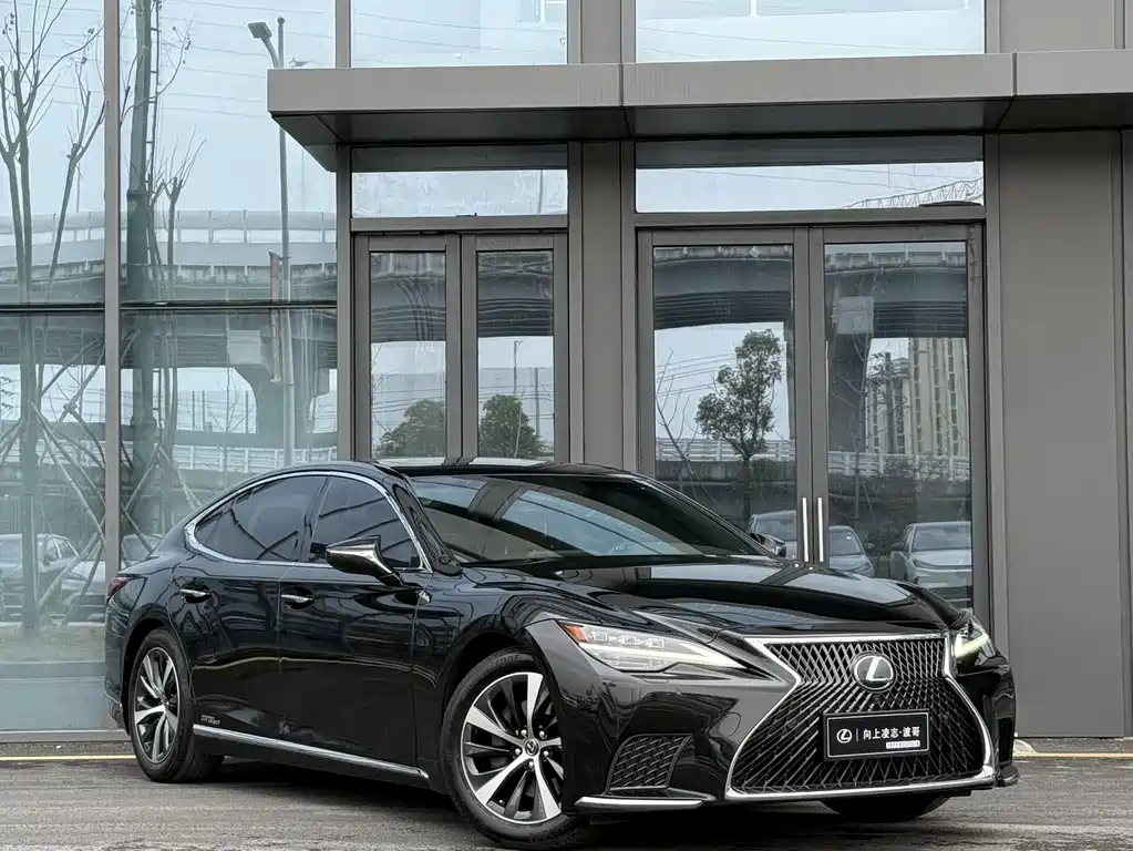 LEXUS LS