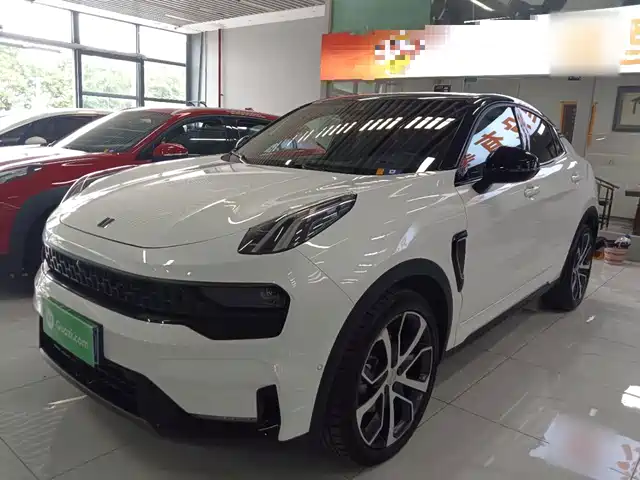 Lynk & Co 05