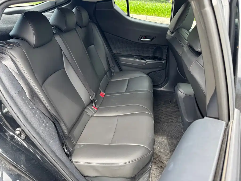 Toyota IZOA — миниатюра 6
