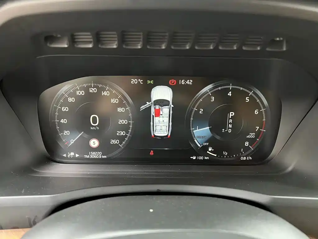Volvo XC90 — миниатюра 30