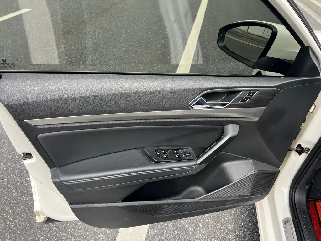 Volkswagen Lavida — миниатюра 9