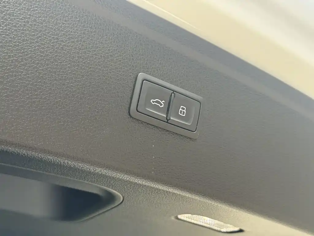 Audi Q5L — миниатюра 23