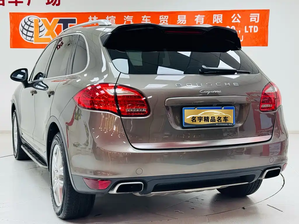 Porsche Cayenne — миниатюра 11