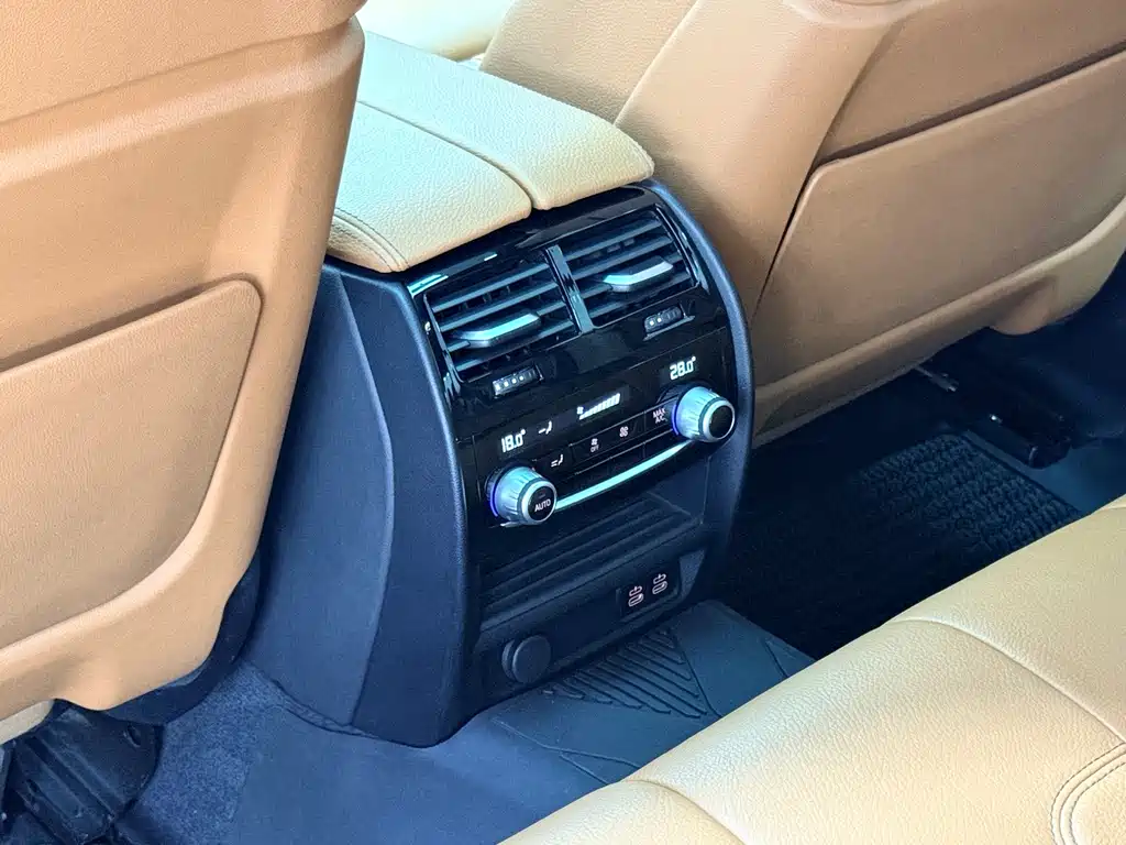 BMW 5 Series (Import) — миниатюра 17