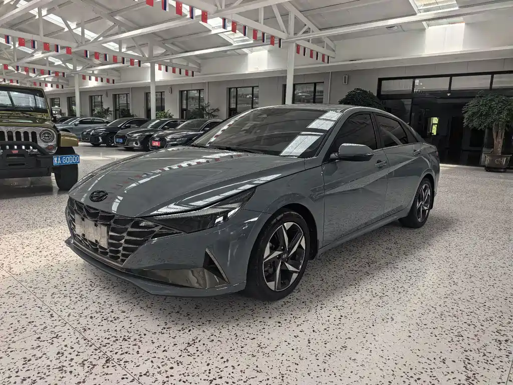 Hyundai Elantra