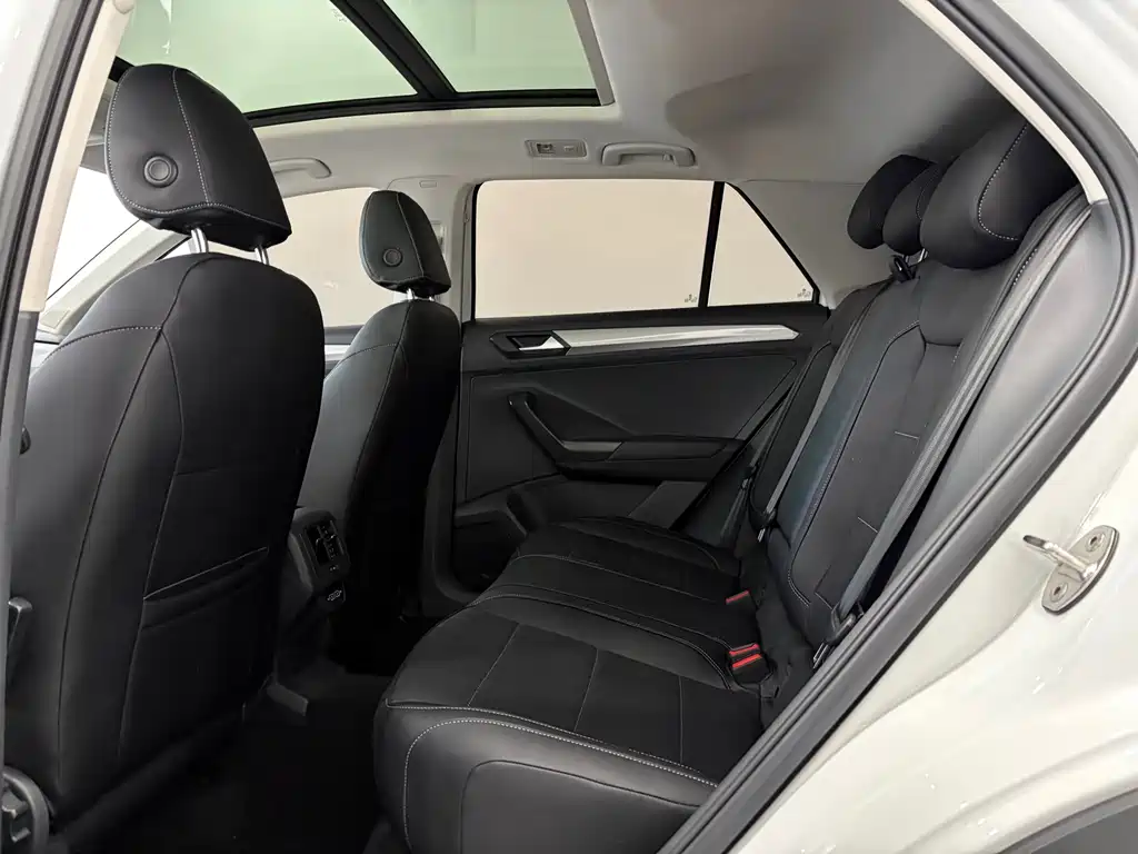 VOLKSWAGEN T ROC EXPLORING SONGS