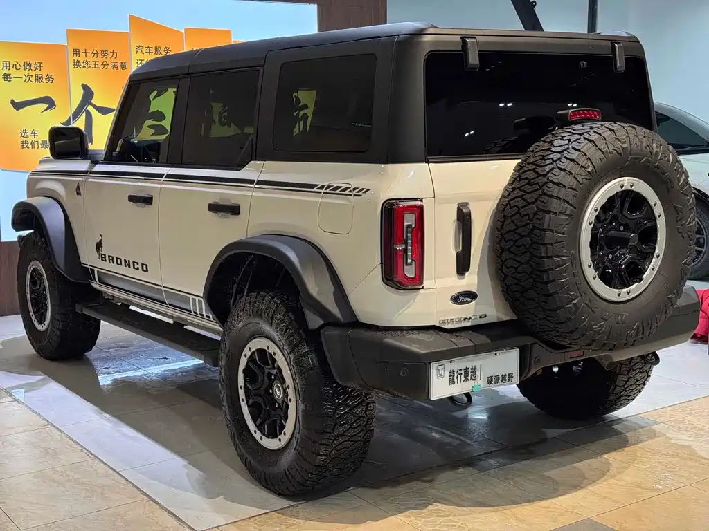 Ford Bronco — миниатюра 12