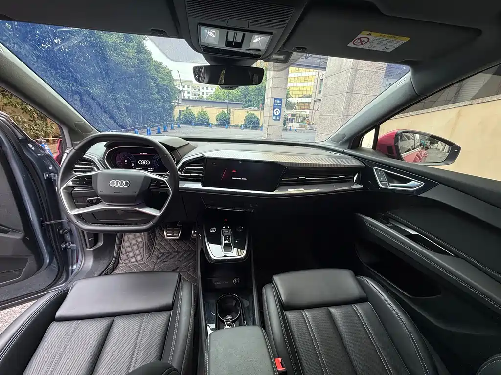 Audi Q4 e-tron — миниатюра 5