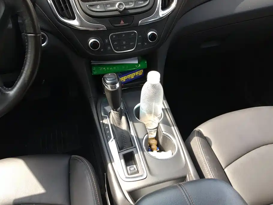 Chevrolet Equinox — миниатюра 16