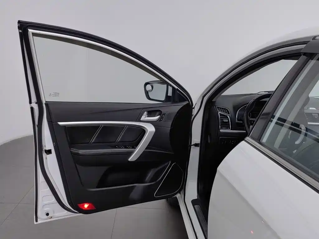 Geely Emgrand — миниатюра 8
