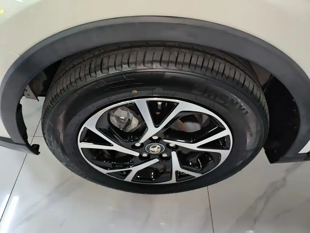 Toyota C-HR — миниатюра 23