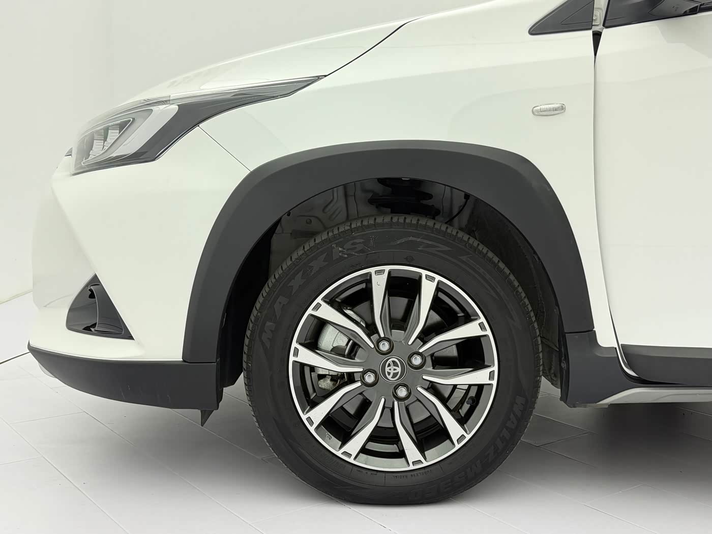 Toyota YARiS L Zhi Xuan 1.5 л 2022 г. Белый, пробег 28000 км