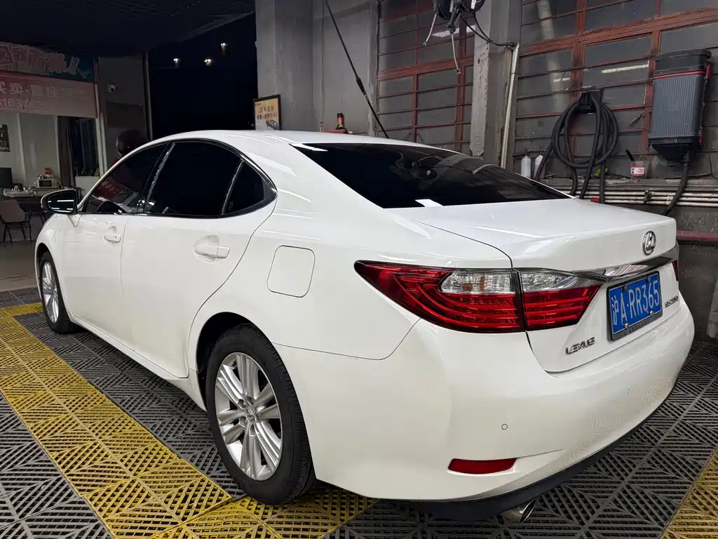 Lexus ES — миниатюра 4