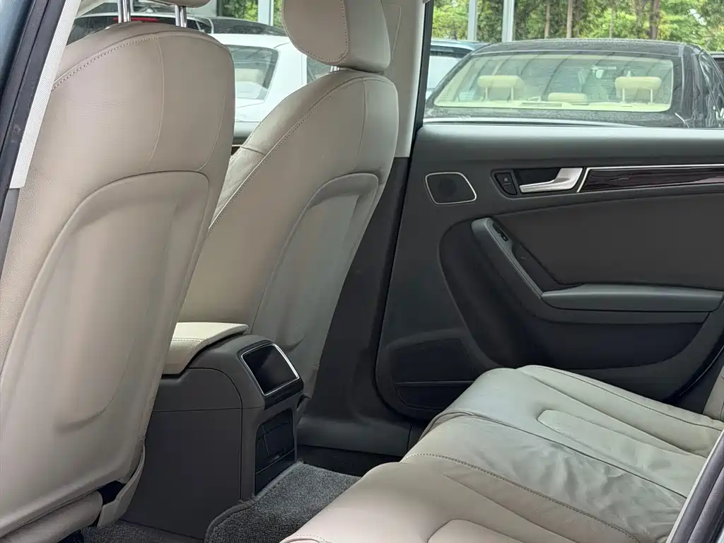 Audi A4L 2012 2.0 TFSI AT