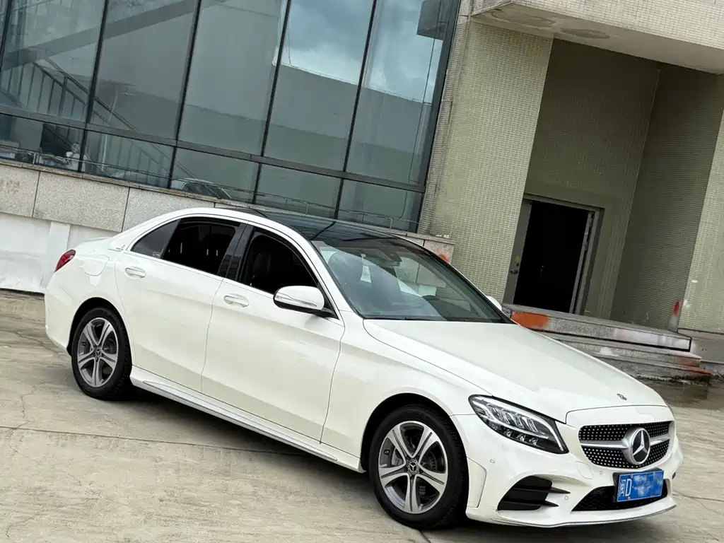 Mercedes-Benz C-Class — миниатюра 2