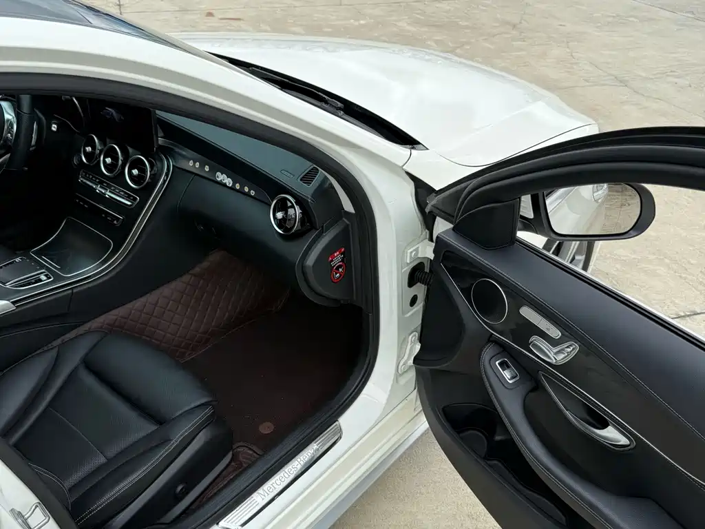 Mercedes-Benz C-Class — миниатюра 3