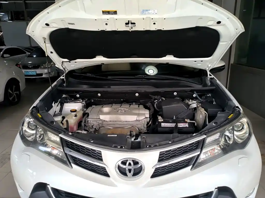 Toyota RAV4 — миниатюра 20