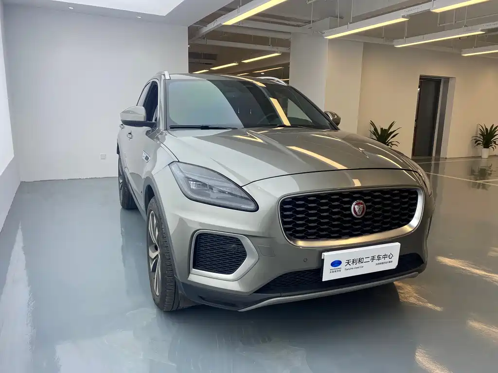 Jaguar E-PACE — миниатюра 3