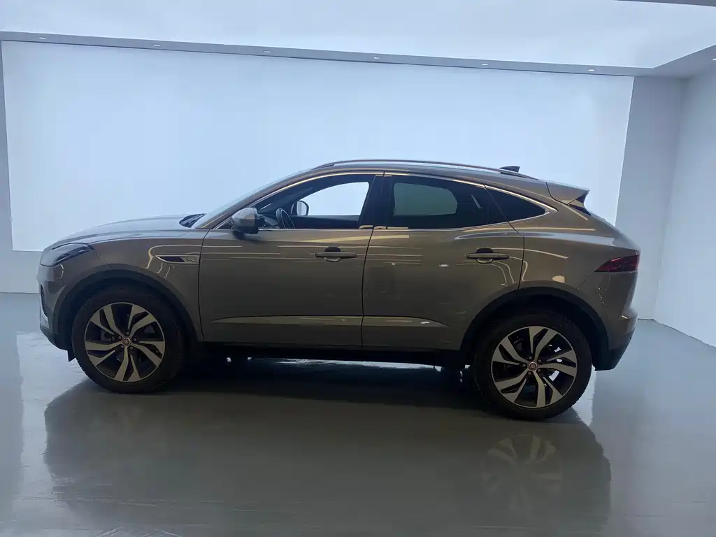 Jaguar E-PACE — миниатюра 4