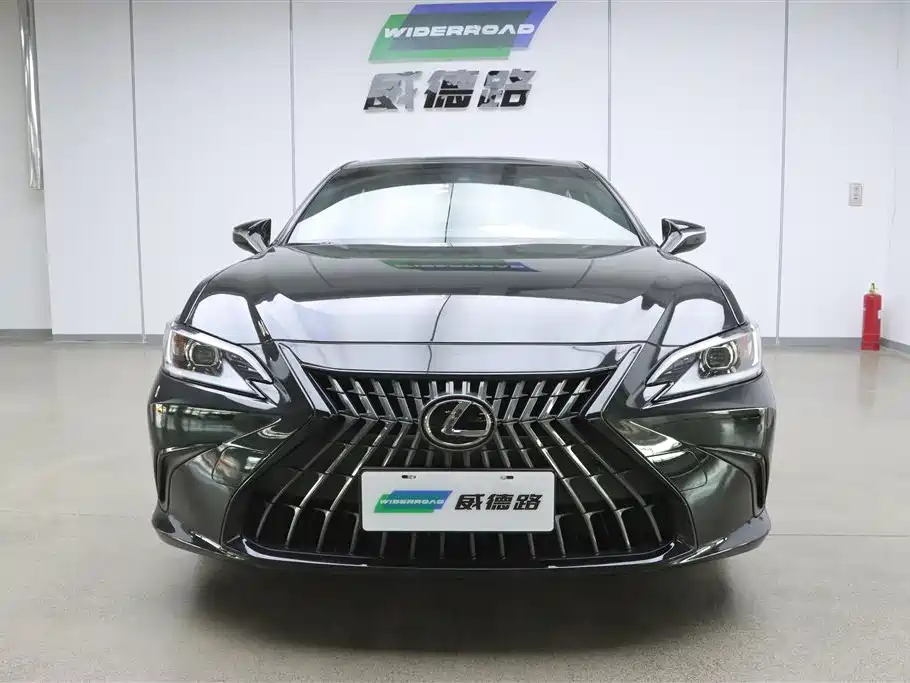 Lexus ES 2022 200