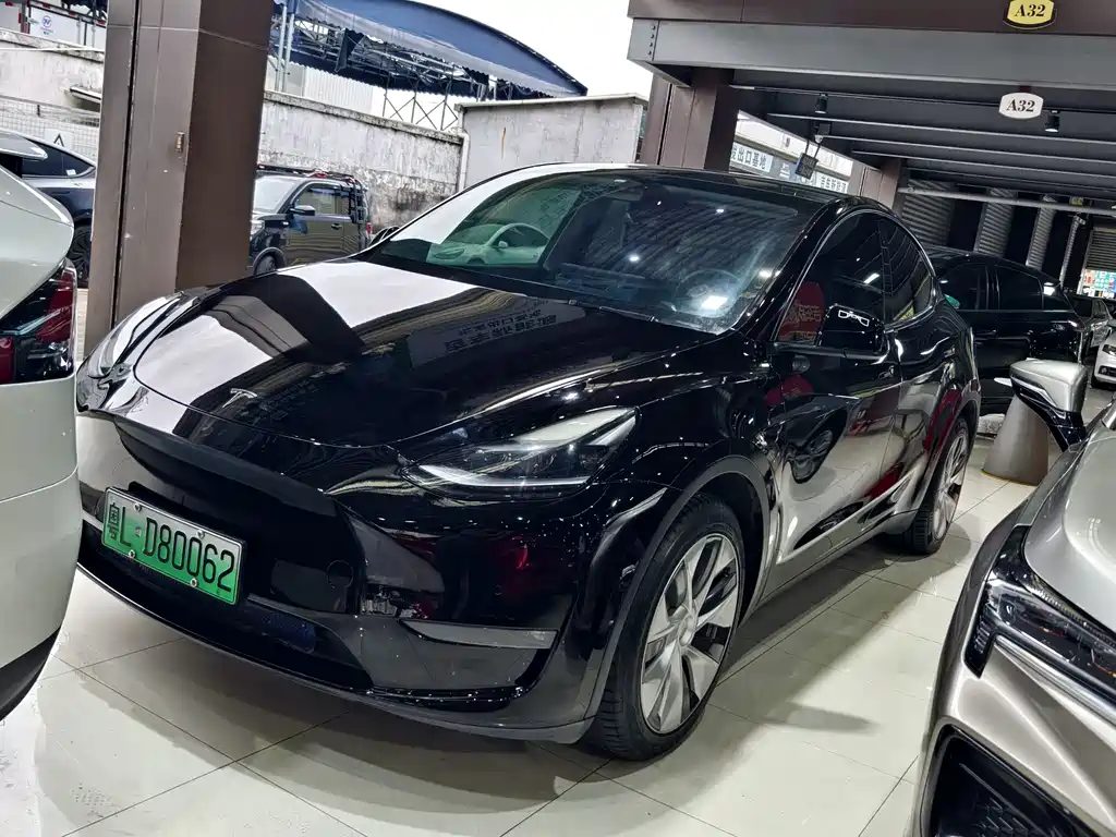 Tesla Model Y 2021
