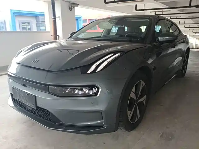 2022 Zeekr 001