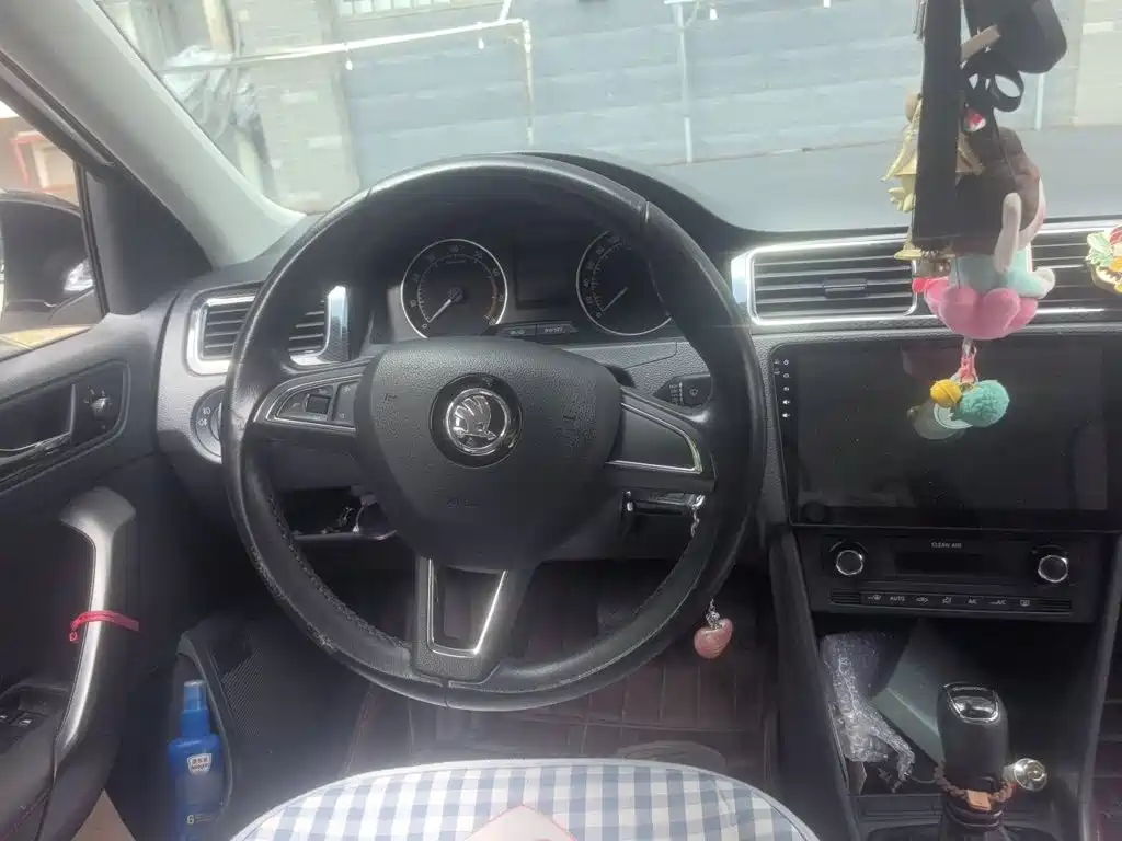 Skoda Rapid Spaceback — миниатюра 6