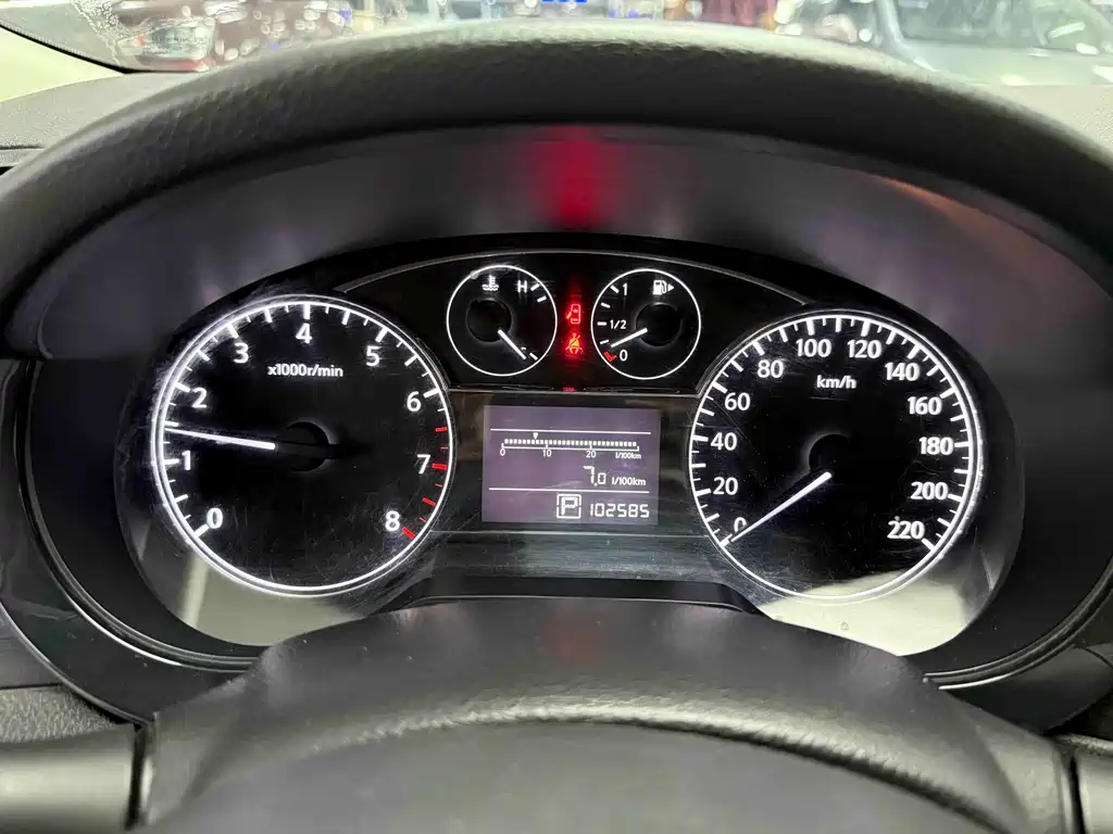 Nissan Tiida — миниатюра 7