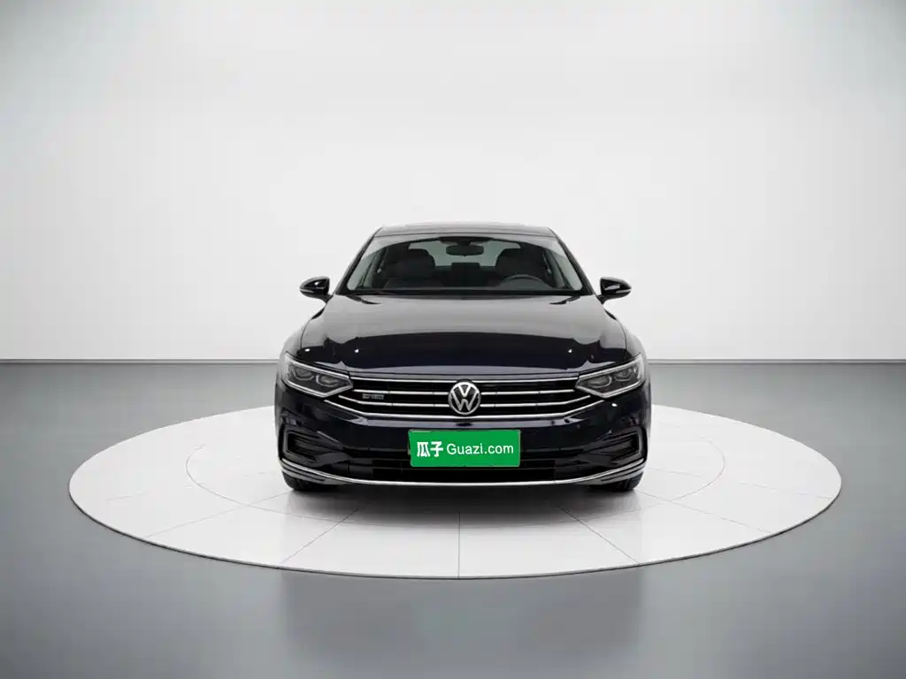 Volkswagen Magotan PHEV — миниатюра 2