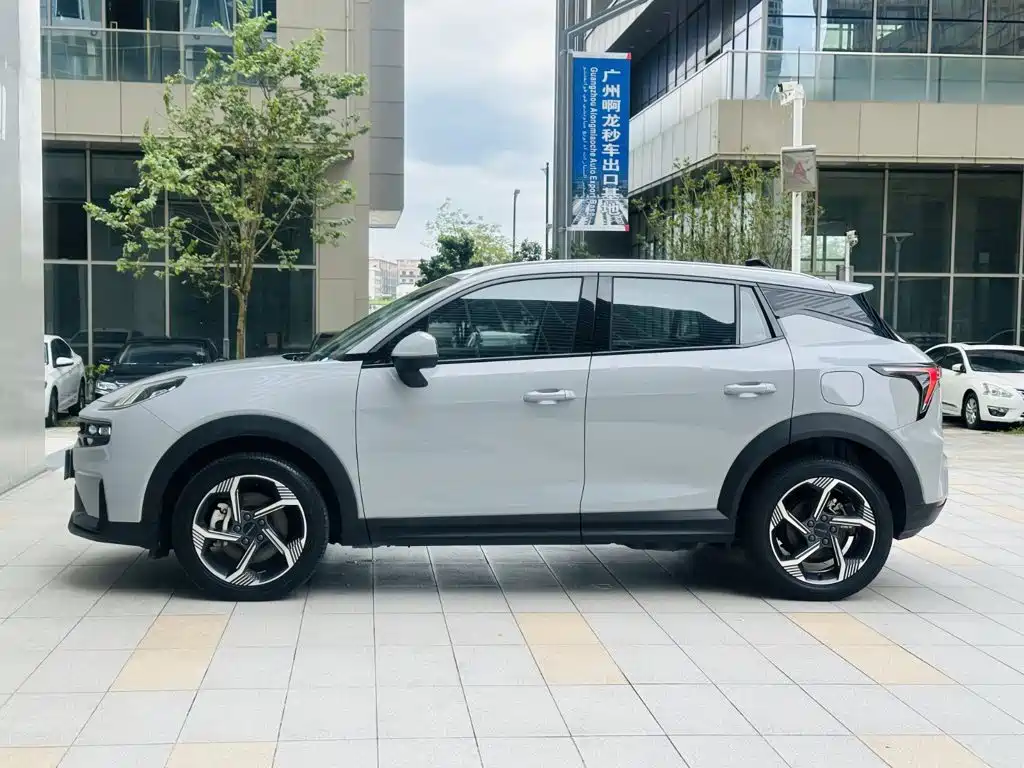 Lynk & Co 06 EM-P 2023 1.5T Remix PHEV Pro