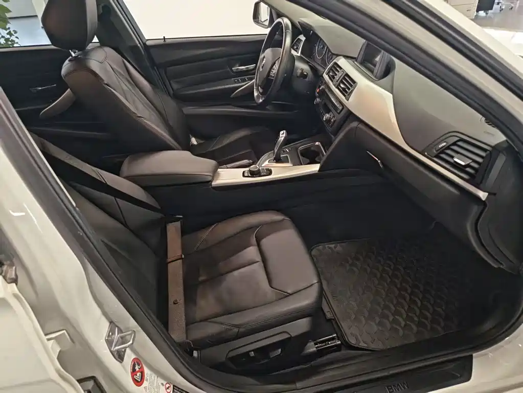 BMW 3 Series — миниатюра 11